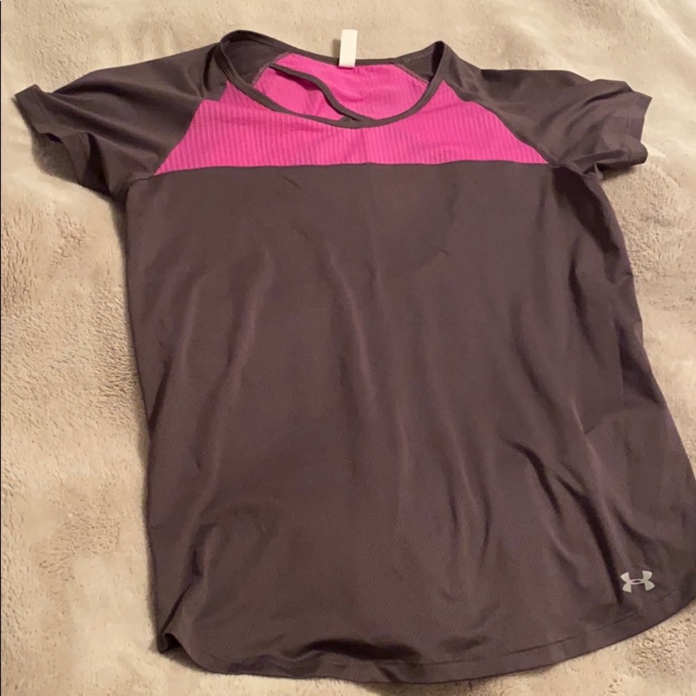 ❤️4 for $15❤️ Under Armor workout top